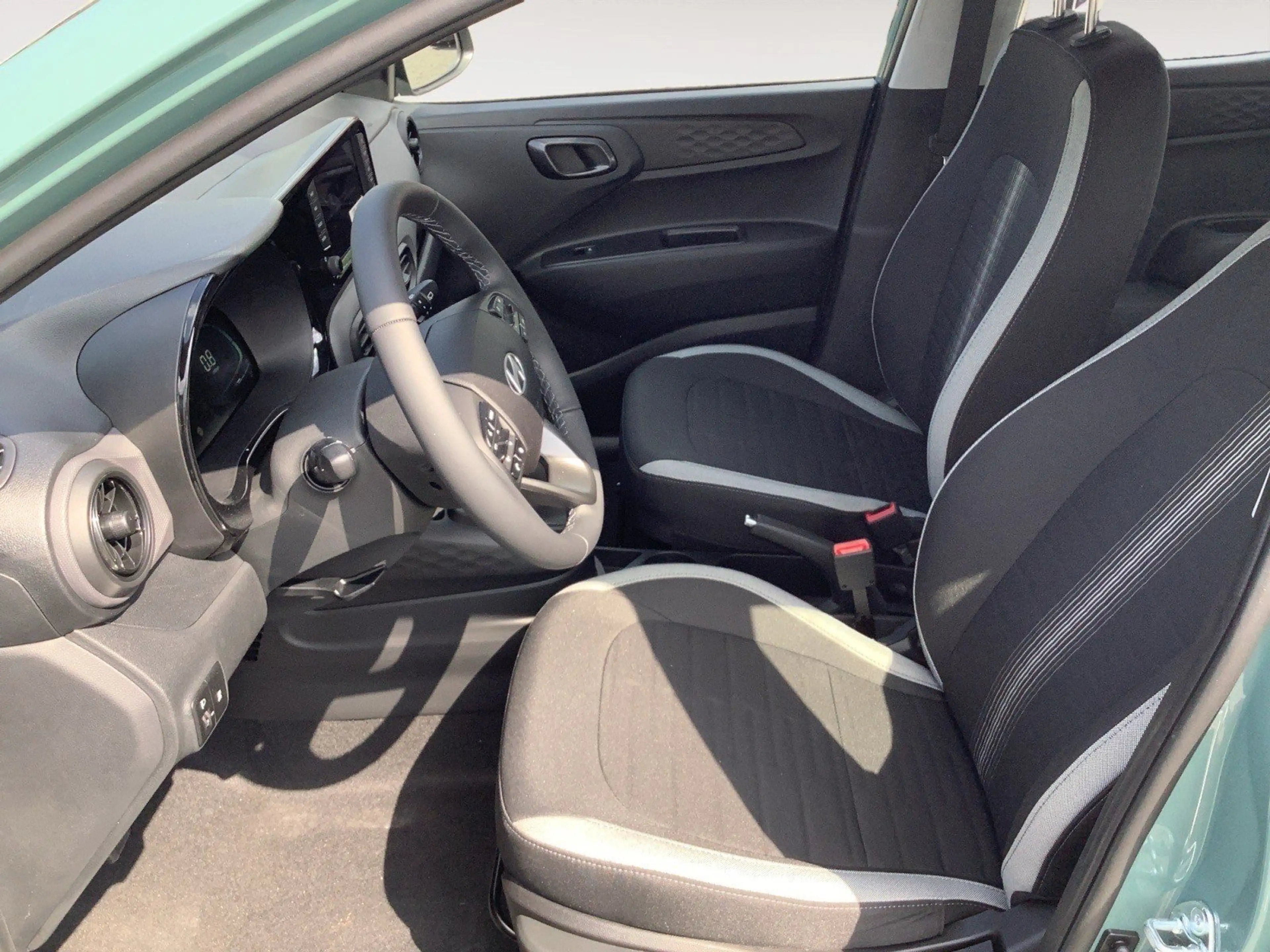 Hyundai i10 1.0 -NAVI-CARPLAY-KAMERA-PDC- — photo 9
