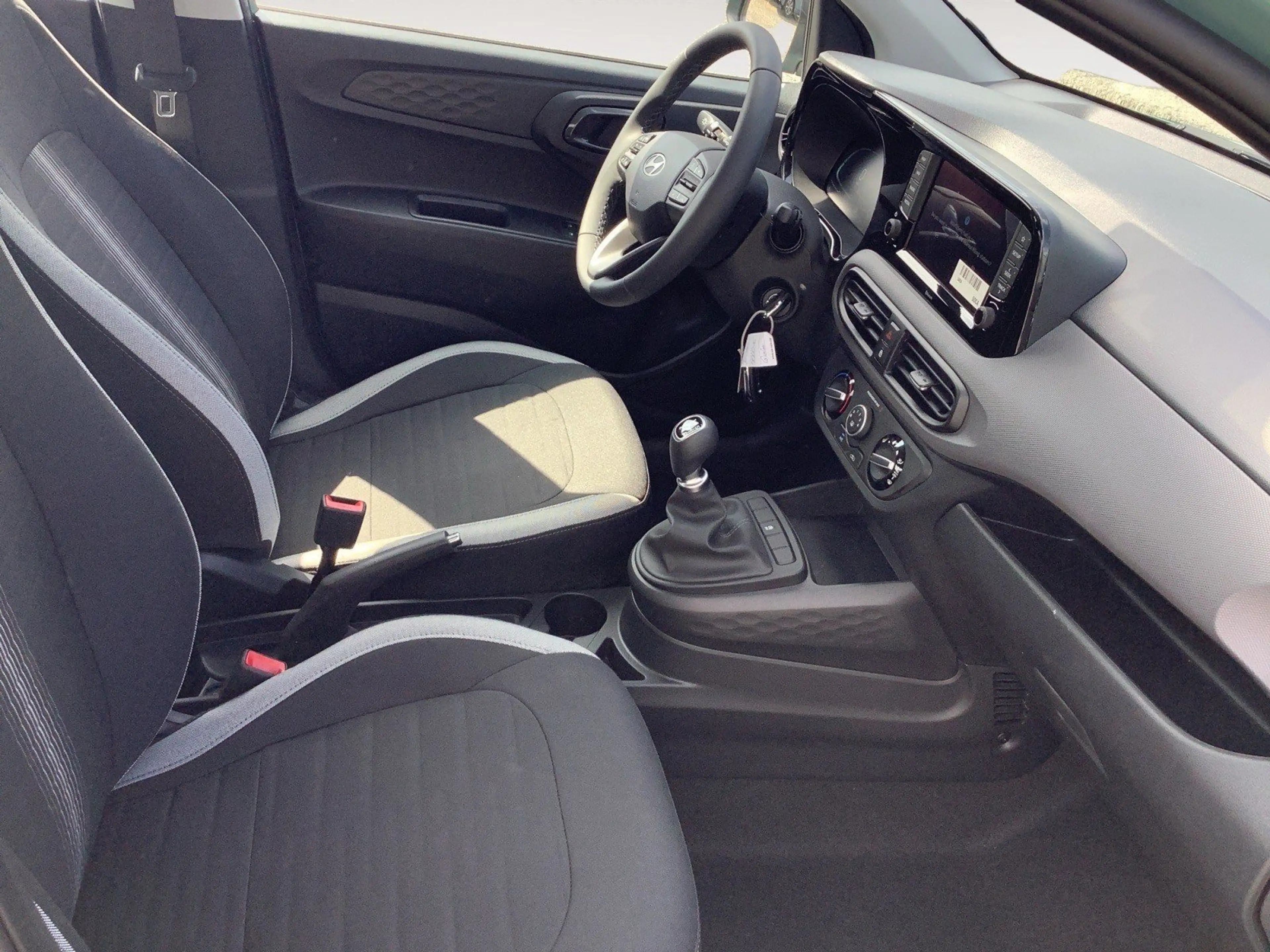 Hyundai i10 1.0 -NAVI-CARPLAY-KAMERA-PDC- — photo 15