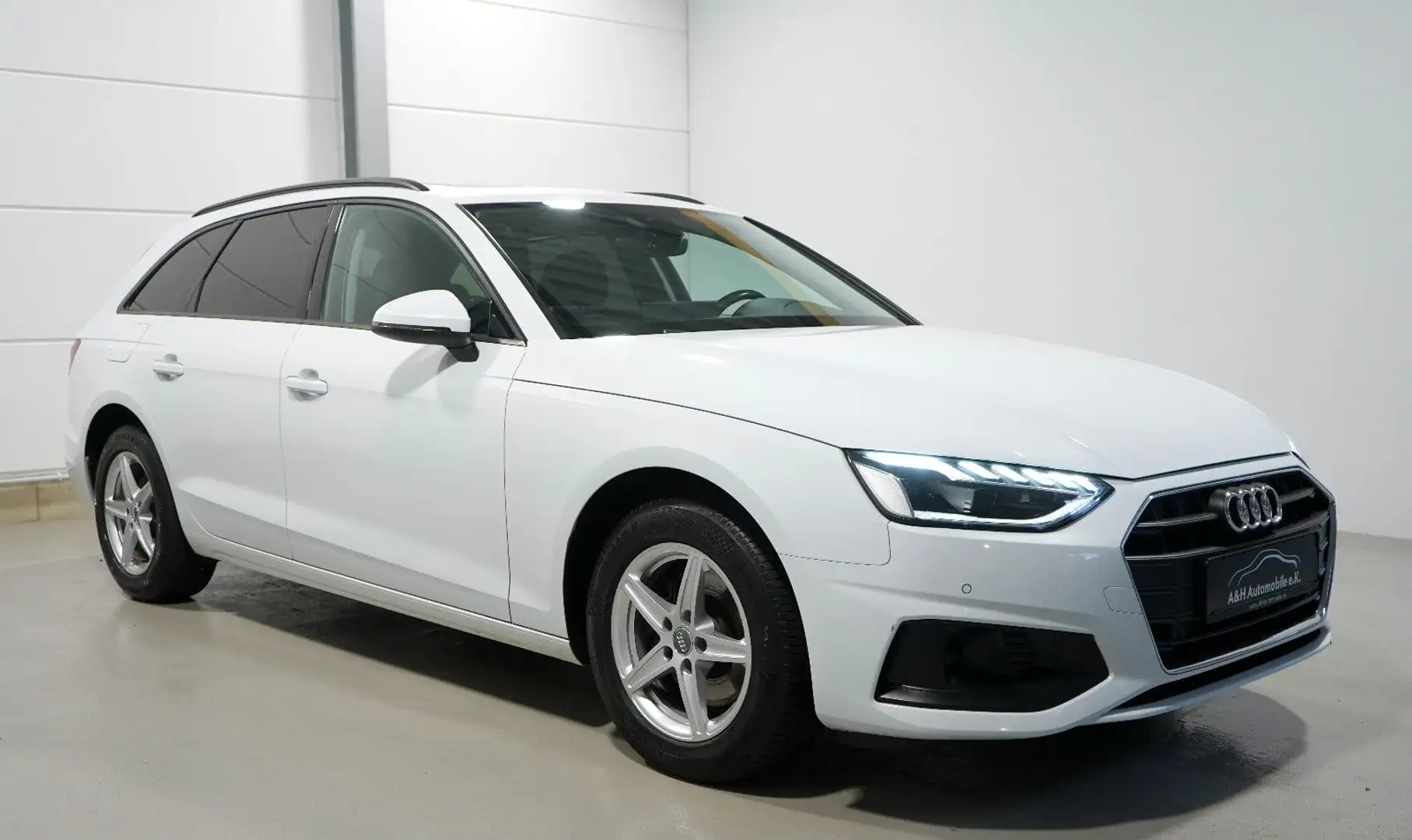 Audi A4 Avant 35 TDI S-tronic *AHK*PANORAMA*LED* Weiß - 1