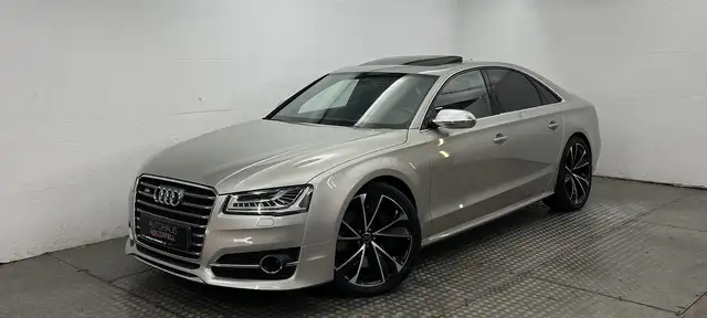 Audi S8 4.0 TFSI qu CARBON ESD+AHK+HUD+BOSE+MATRIX+