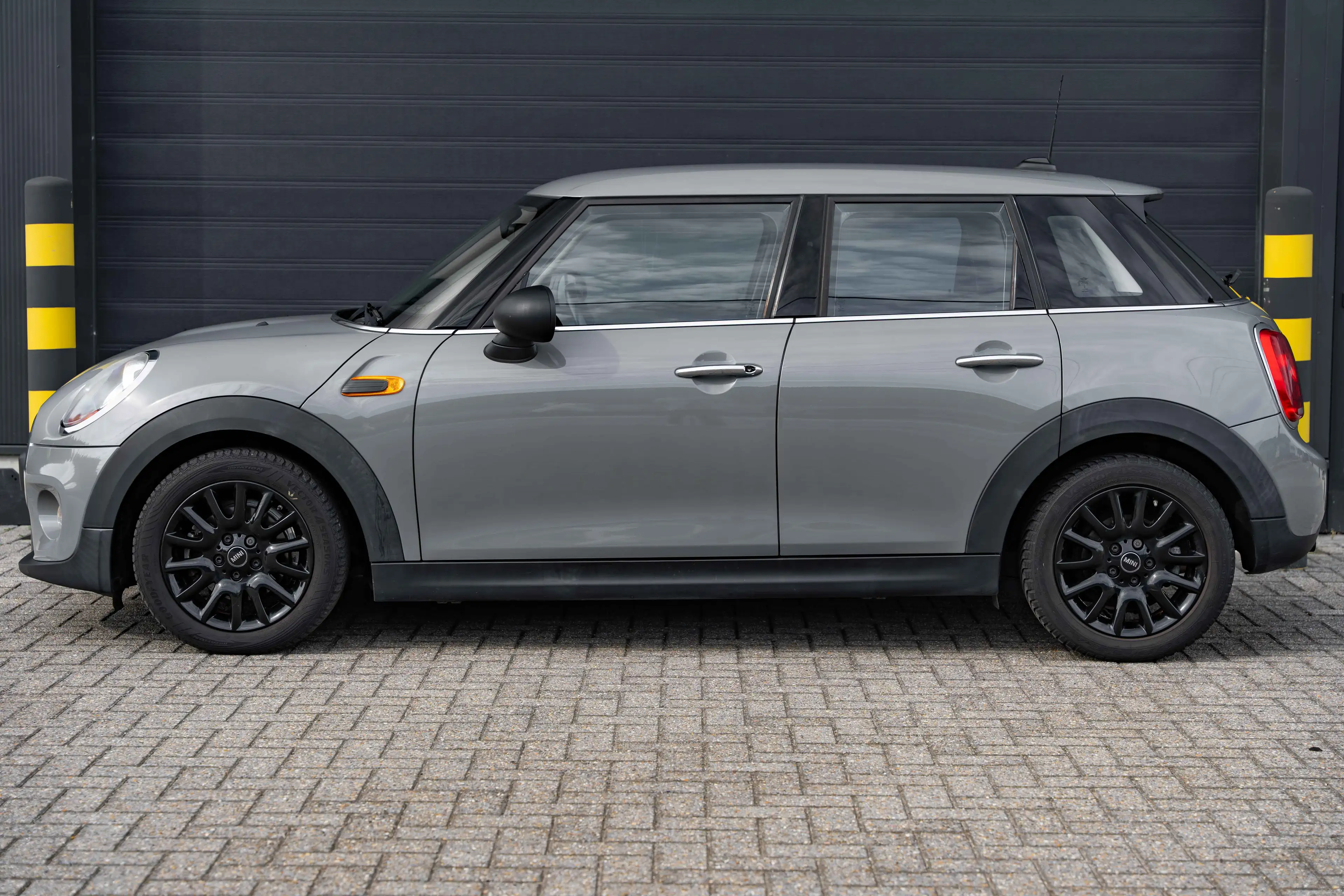 MINI One Mini 1.2 One First — photo 4