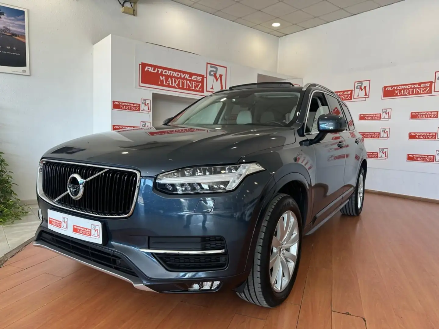 Volvo XC90 B5 Momentum 5pl. AWD Aut. Blauw - 1