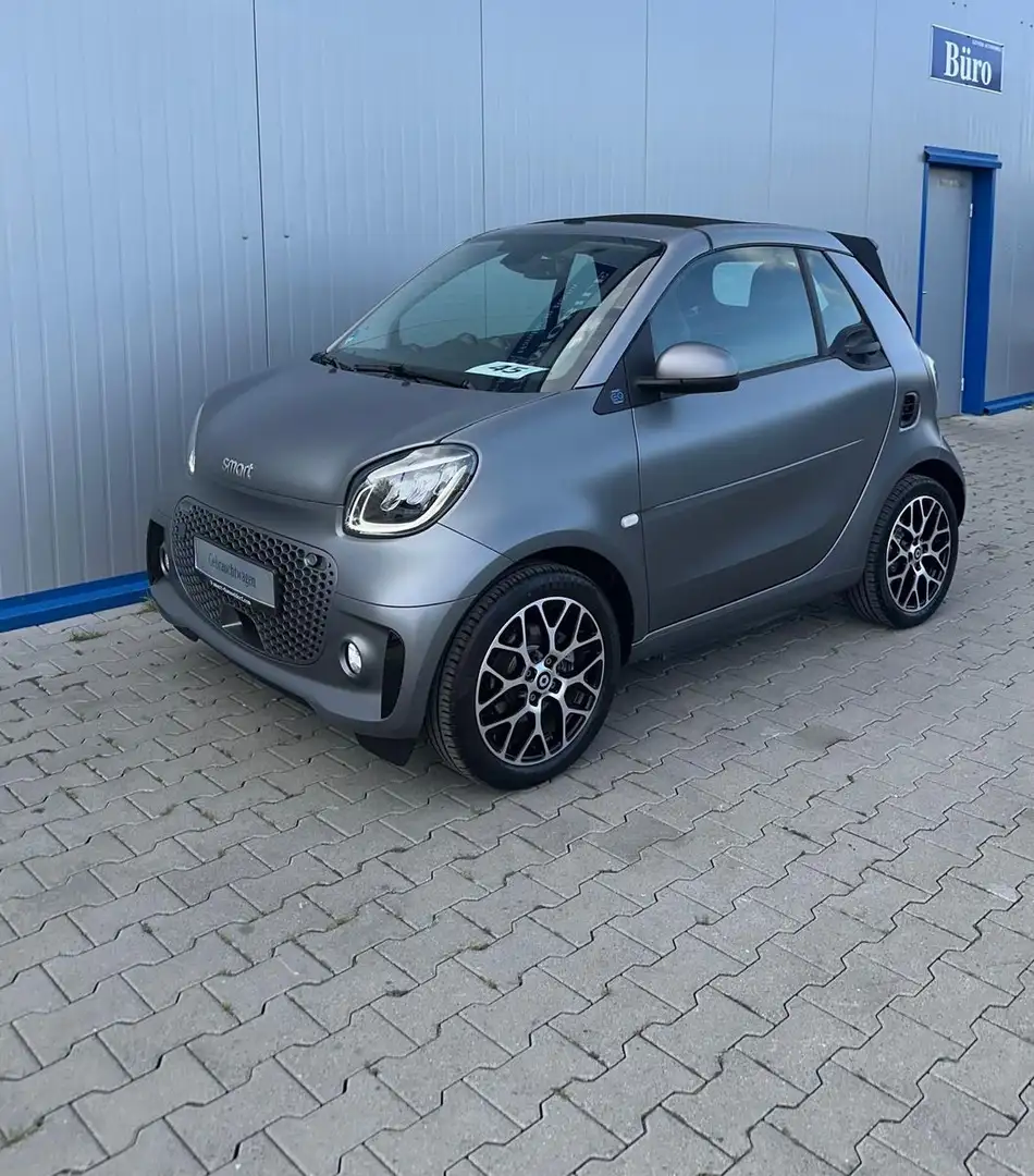 smart forTwo CABRIO EQ NAVI JBL LEDER KAMERA LED MATT Grijs - 1