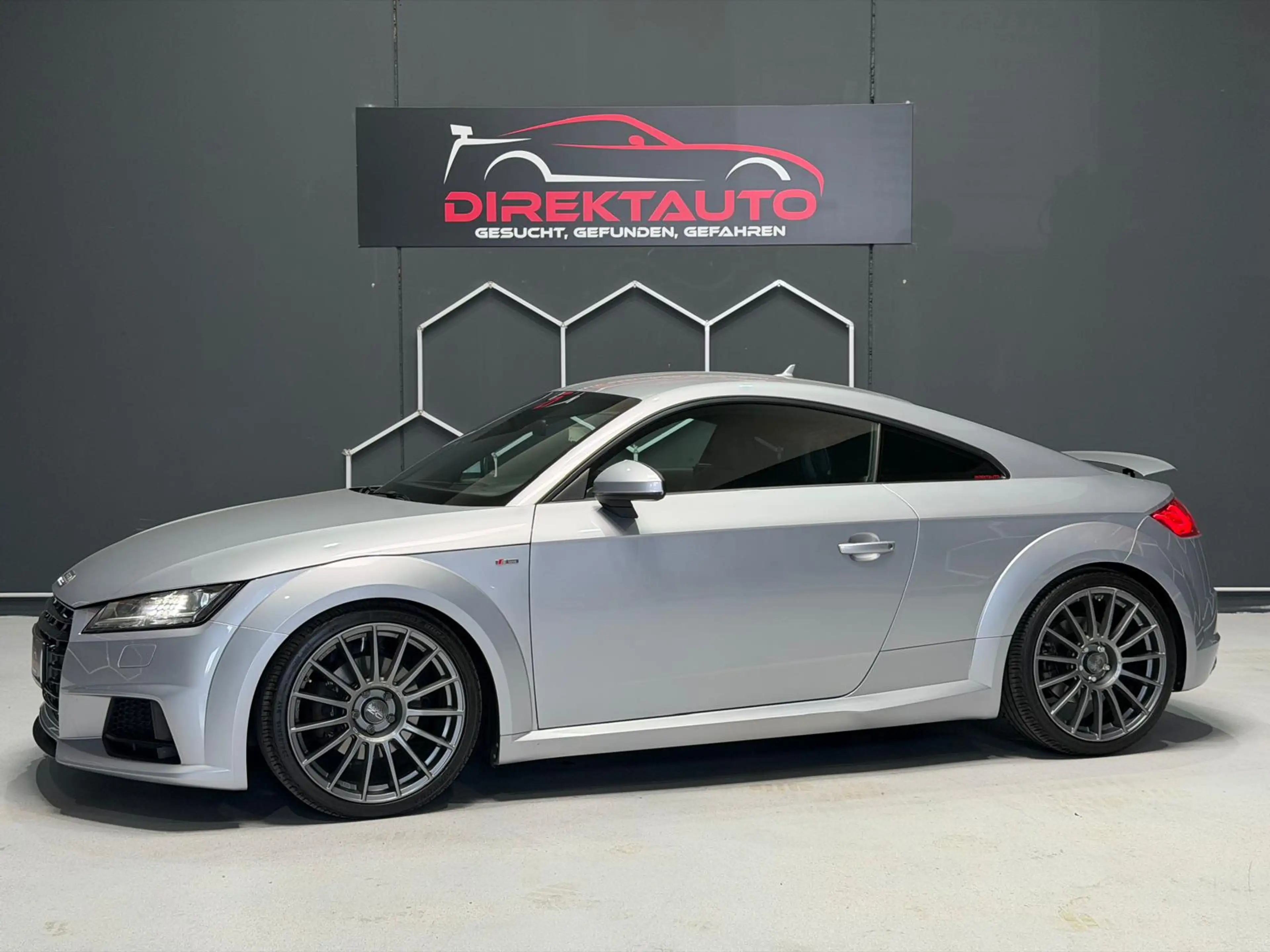 Audi TT 2.0 TFSI quattro — photo 3