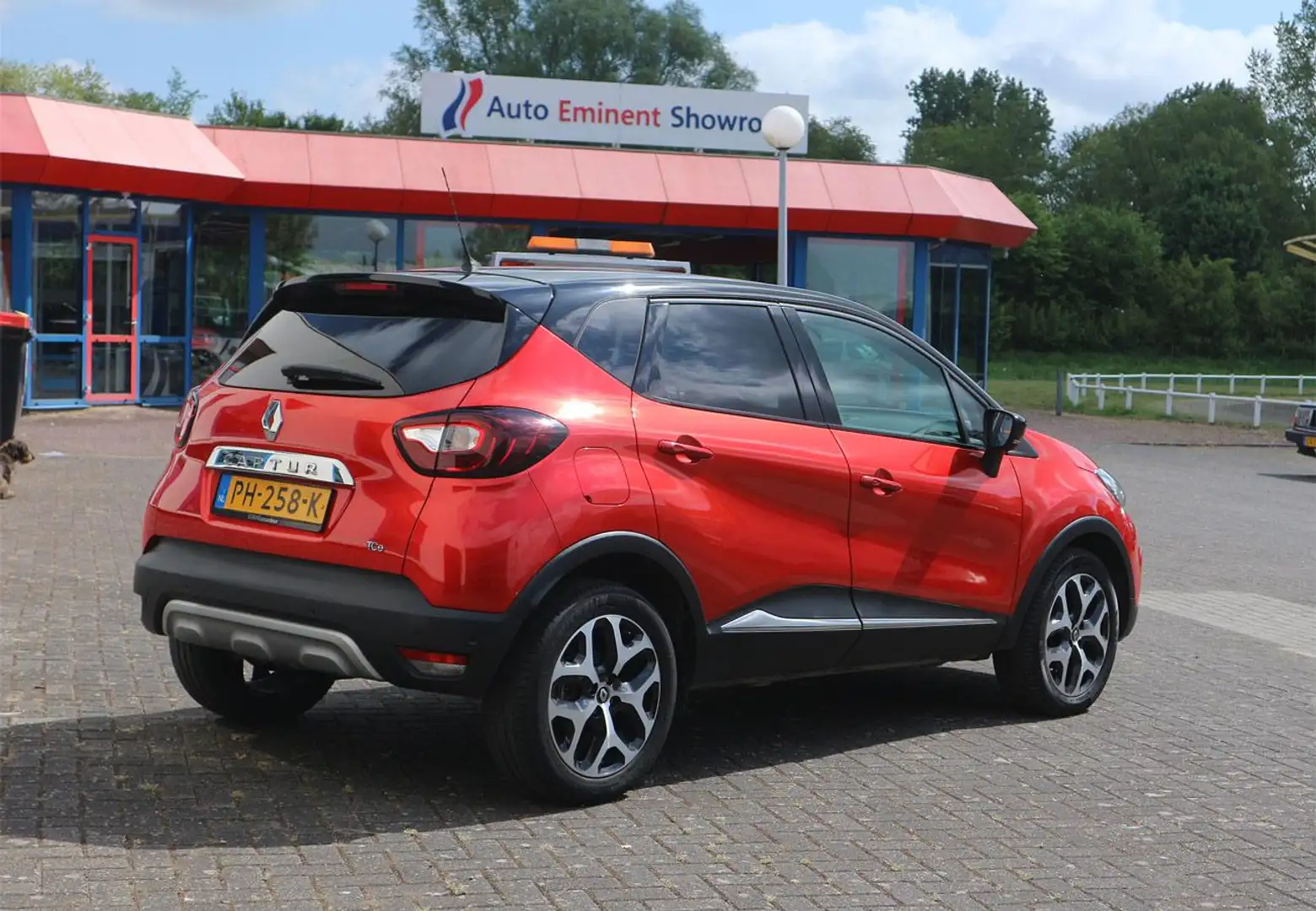 Renault Captur 1.2 TCe Intens Aut BOSE CAM LED Rood - 1