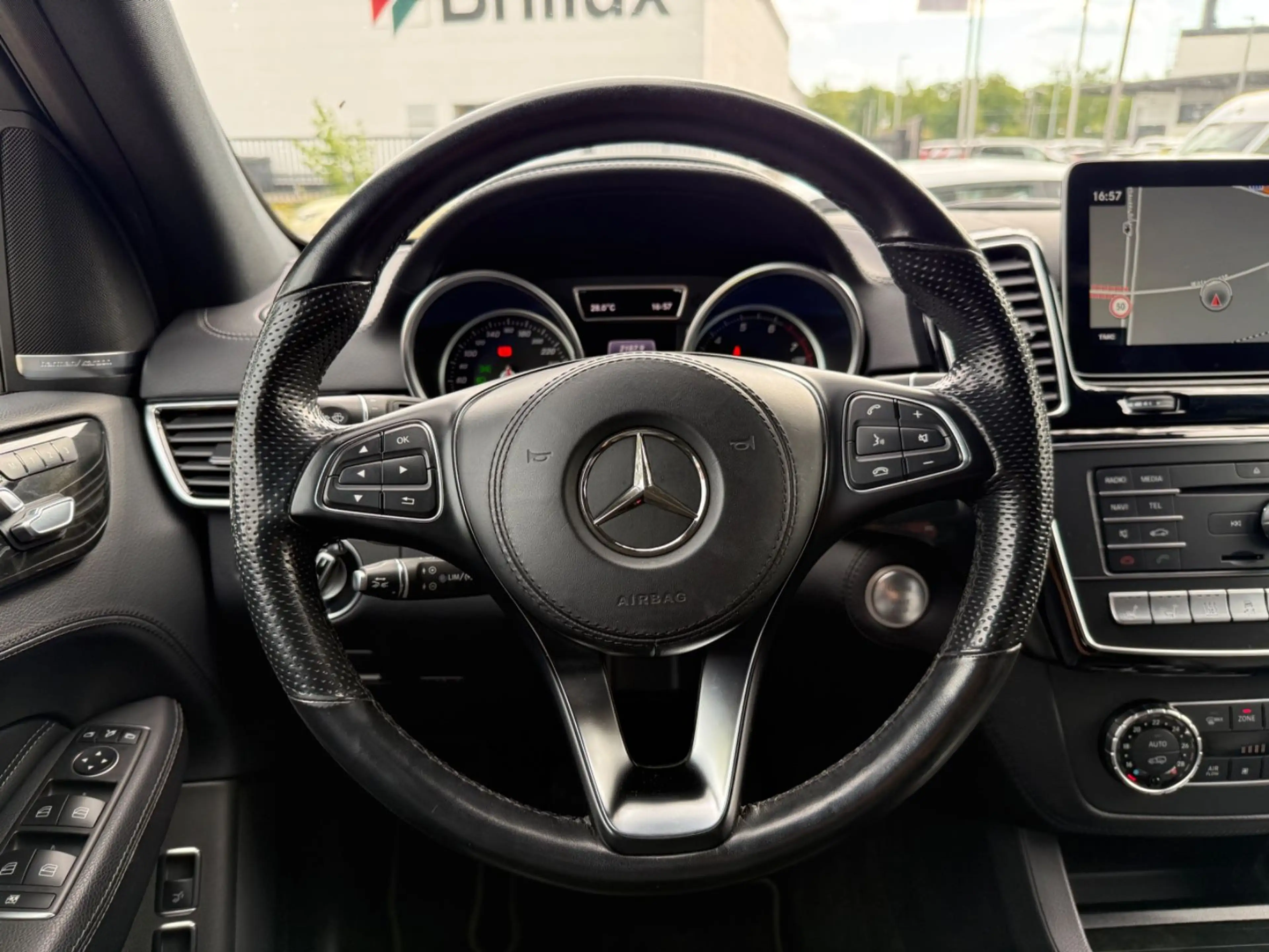 Mercedes-Benz GLS 400 4Matic AMG-Line Panorama Head-UP Voll!! — photo 11