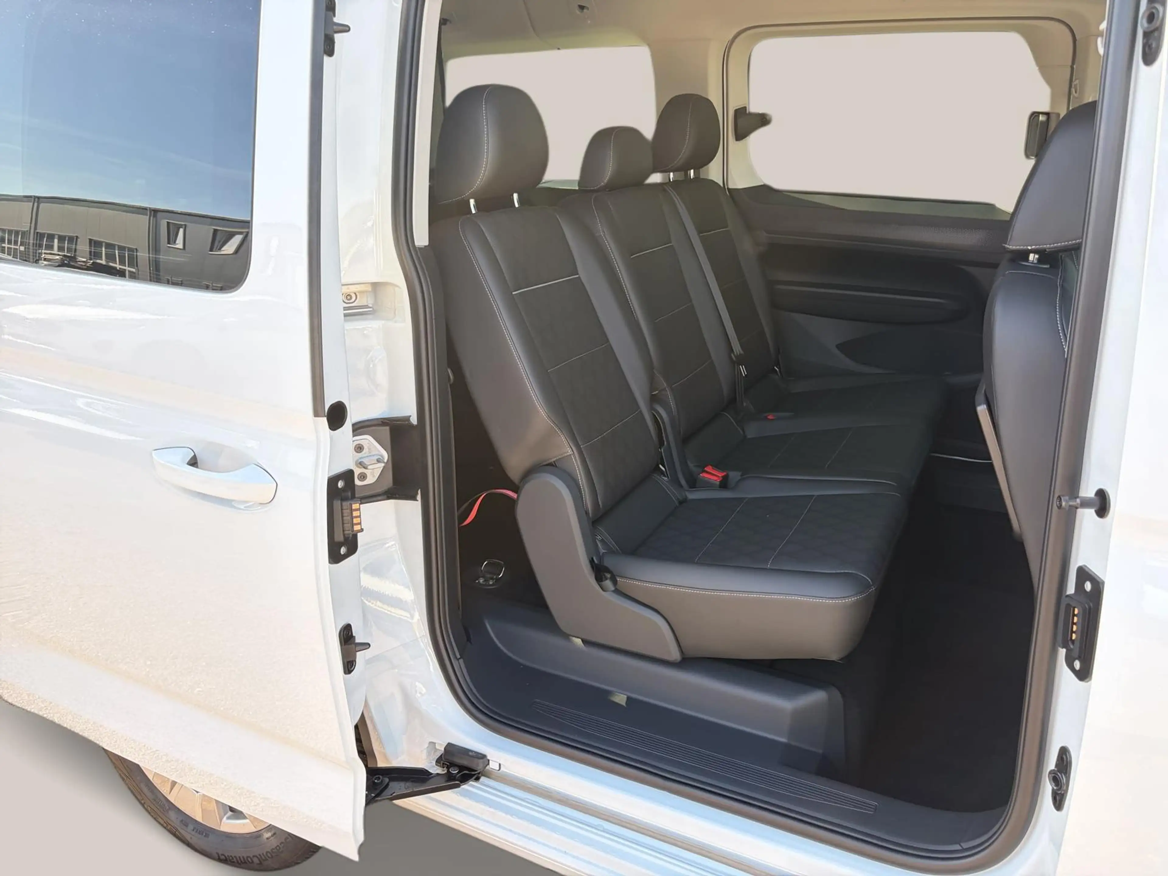 Ford Grand Tourneo Connect PHEV Titanium 1.5 EcoBoost #GJR #LED — photo 15