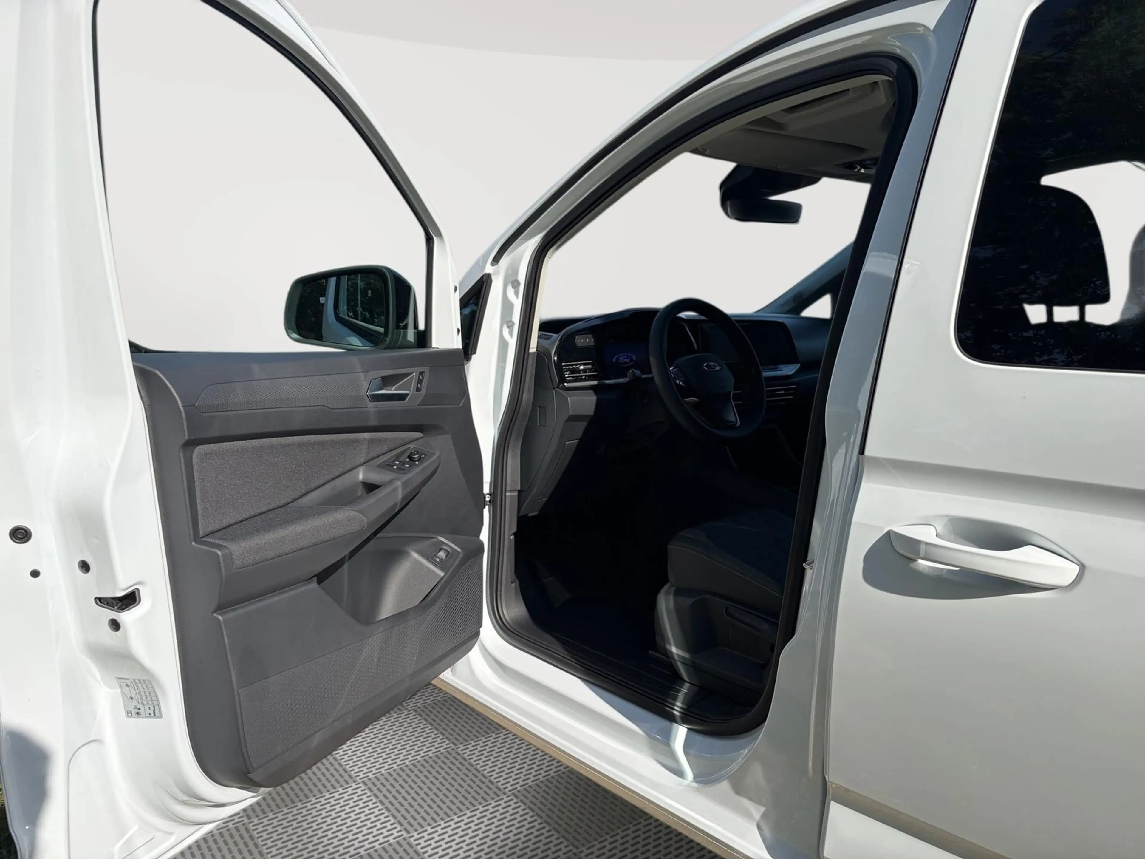 Ford Grand Tourneo Connect PHEV Titanium 1.5 EcoBoost #GJR #LED — photo 13