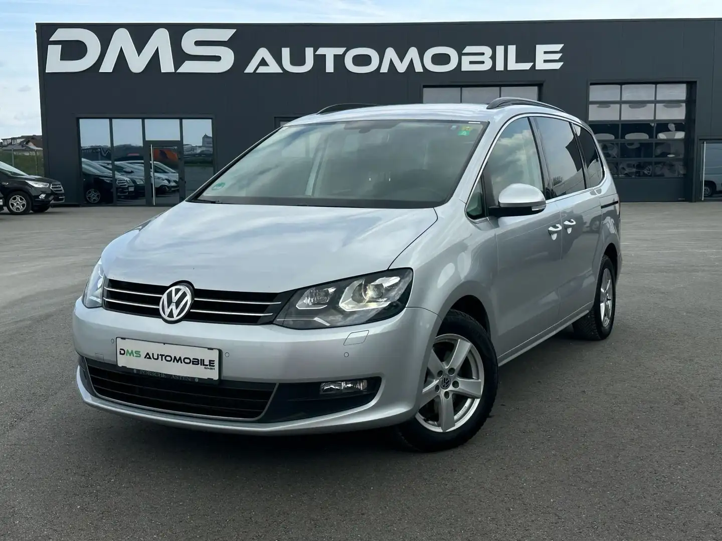 Volkswagen Sharan Business 2,0 TDI*XENON*NAVI*1.HAND Zilver - 1