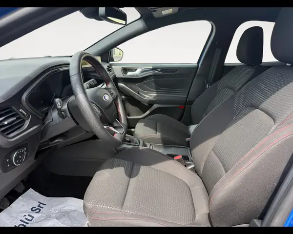 Ford Focus view 9