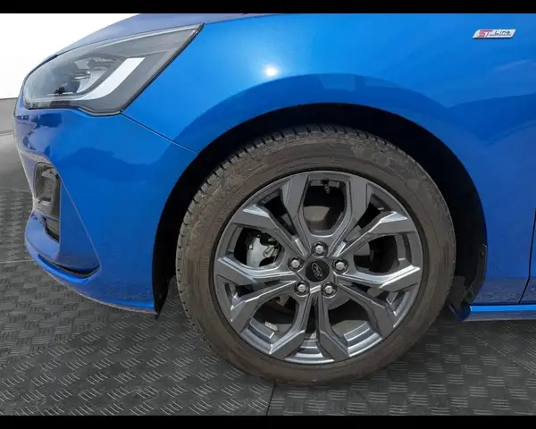Ford Focus view 14