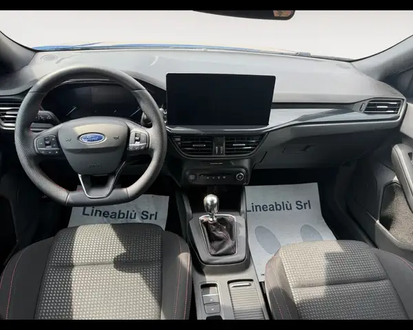 Ford Focus view 10