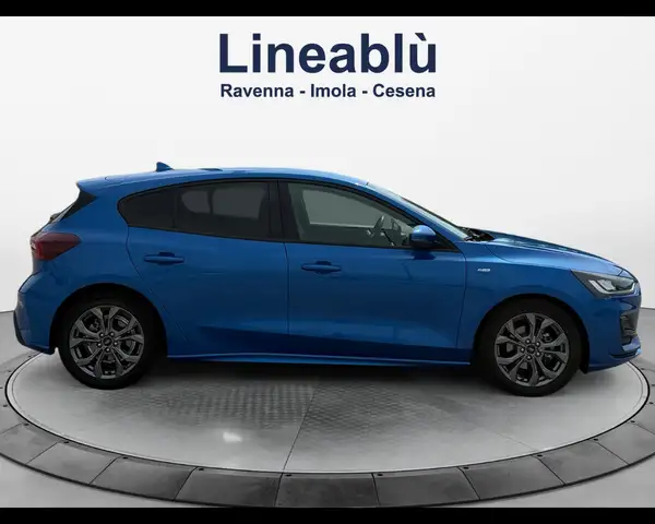 Ford Focus view 6