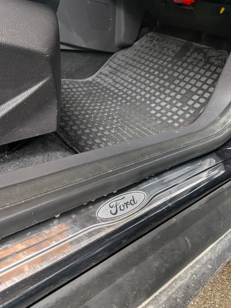 Ford Focus Focus Traveller Trend 1,6 TDCi DPF Trend Schwarz - 2