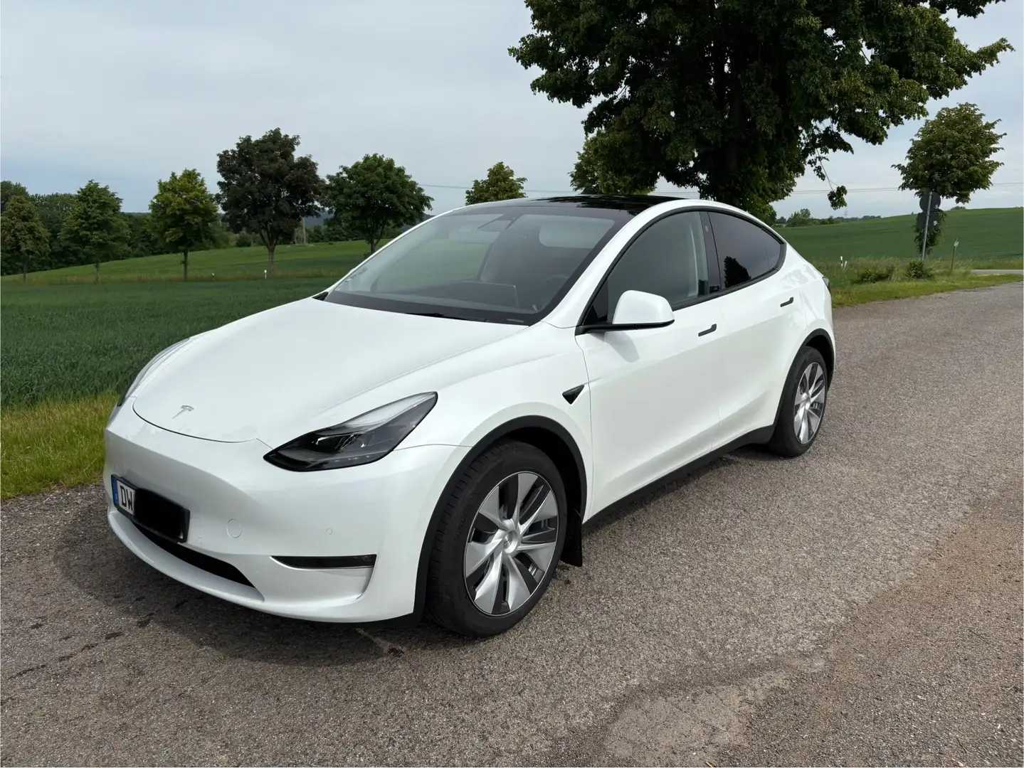 Tesla Model Y Tesla Model Y Longe Range AWD 1. Hand AHK Garantie Weiß - 2