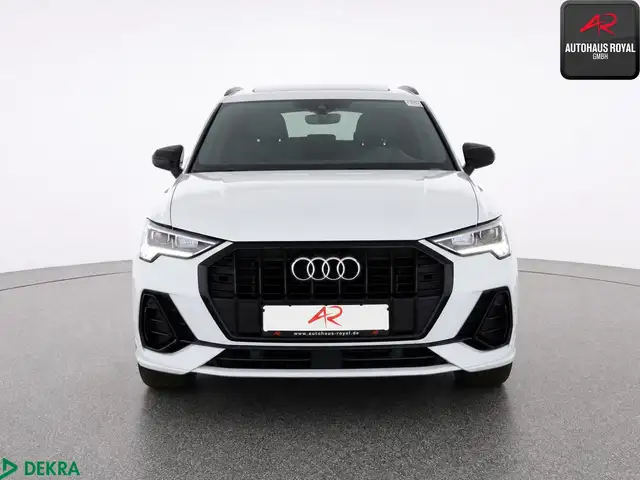 Audi Q3 view 8