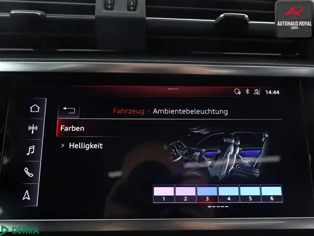 Audi Q3 view 15