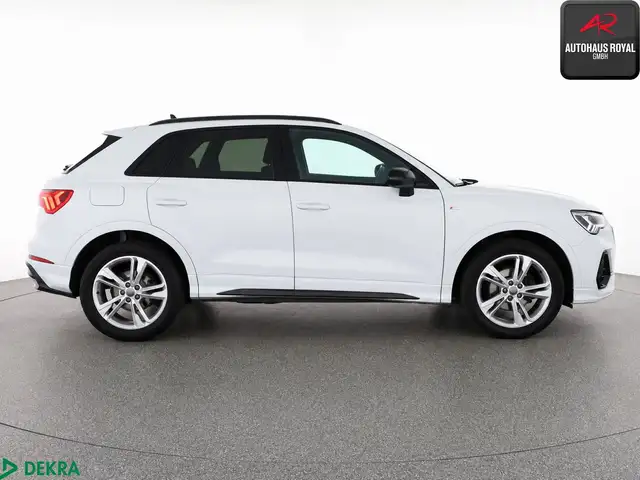 Audi Q3 view 6