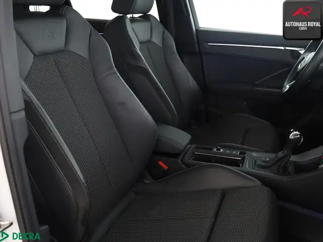 Audi Q3 view 12