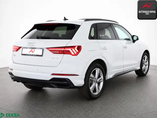 Audi Q3 view 5