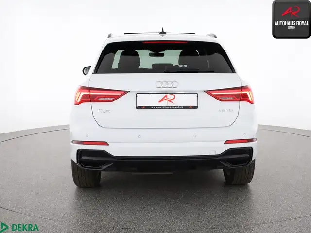 Audi Q3 view 4