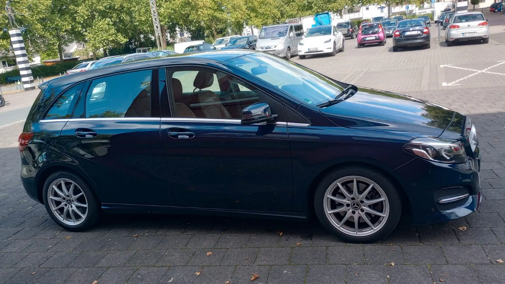 Mercedes-Benz B 250 Autom Leder Navi Rückf el Sitz Scheckheft Blau - 2
