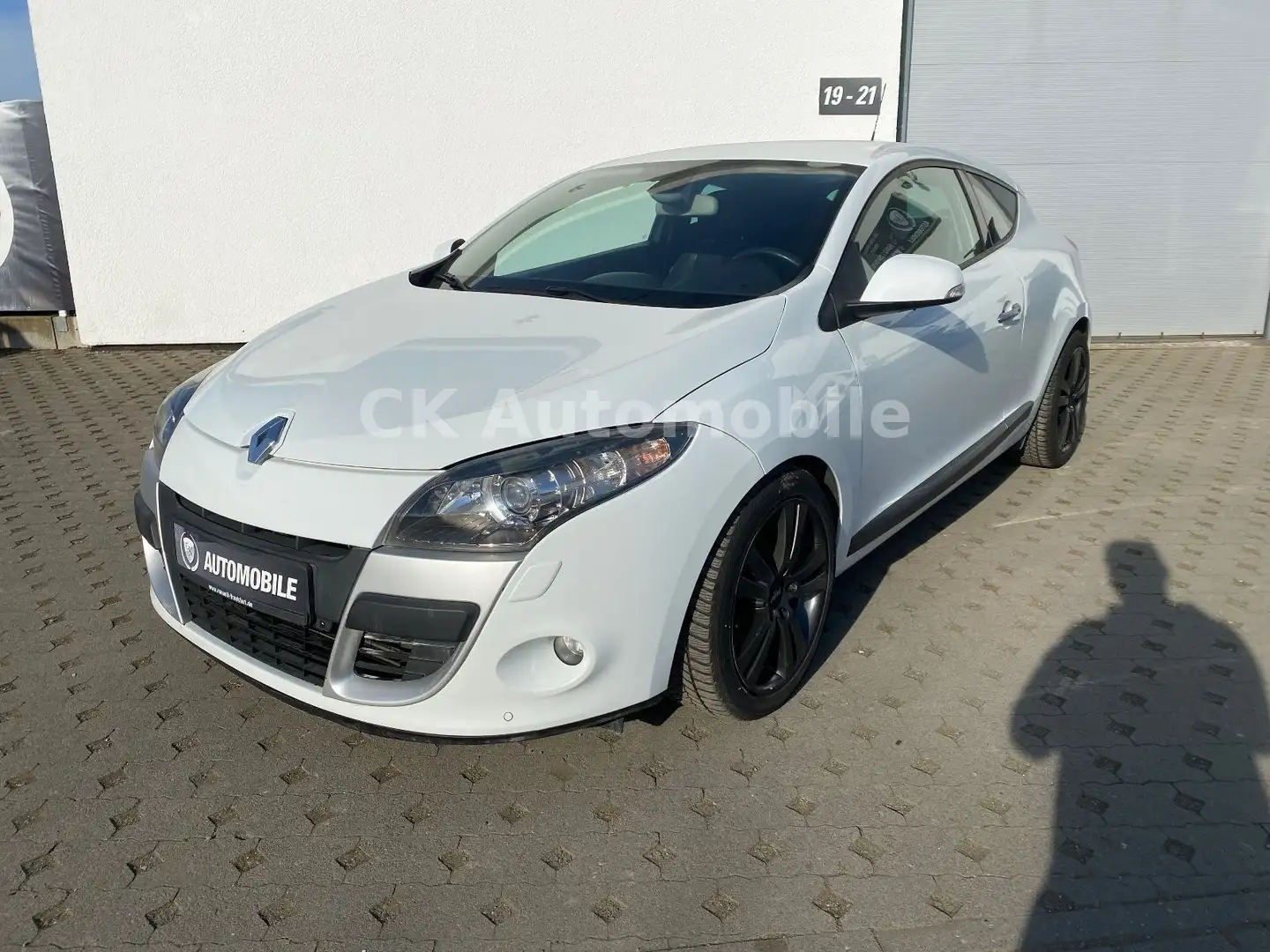 Renault Megane III Coupe Luxe 2.0 Turbo/Bi-Xenon/PDC Weiß - 1