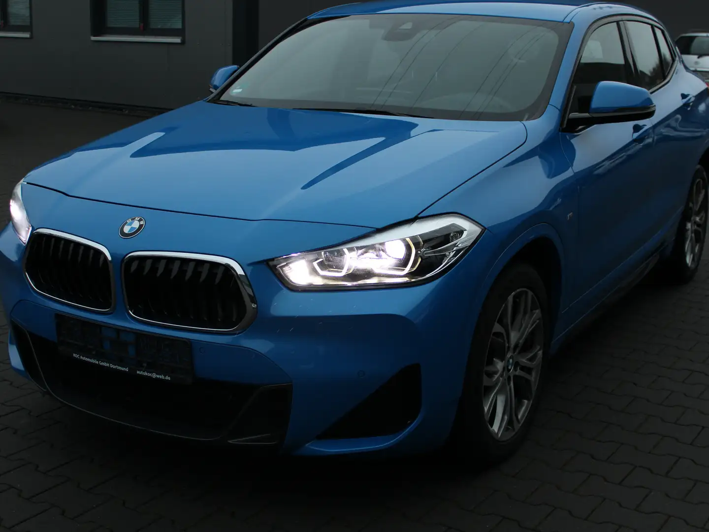 BMW X2 sDrive 20 d M Sport Blau - 2