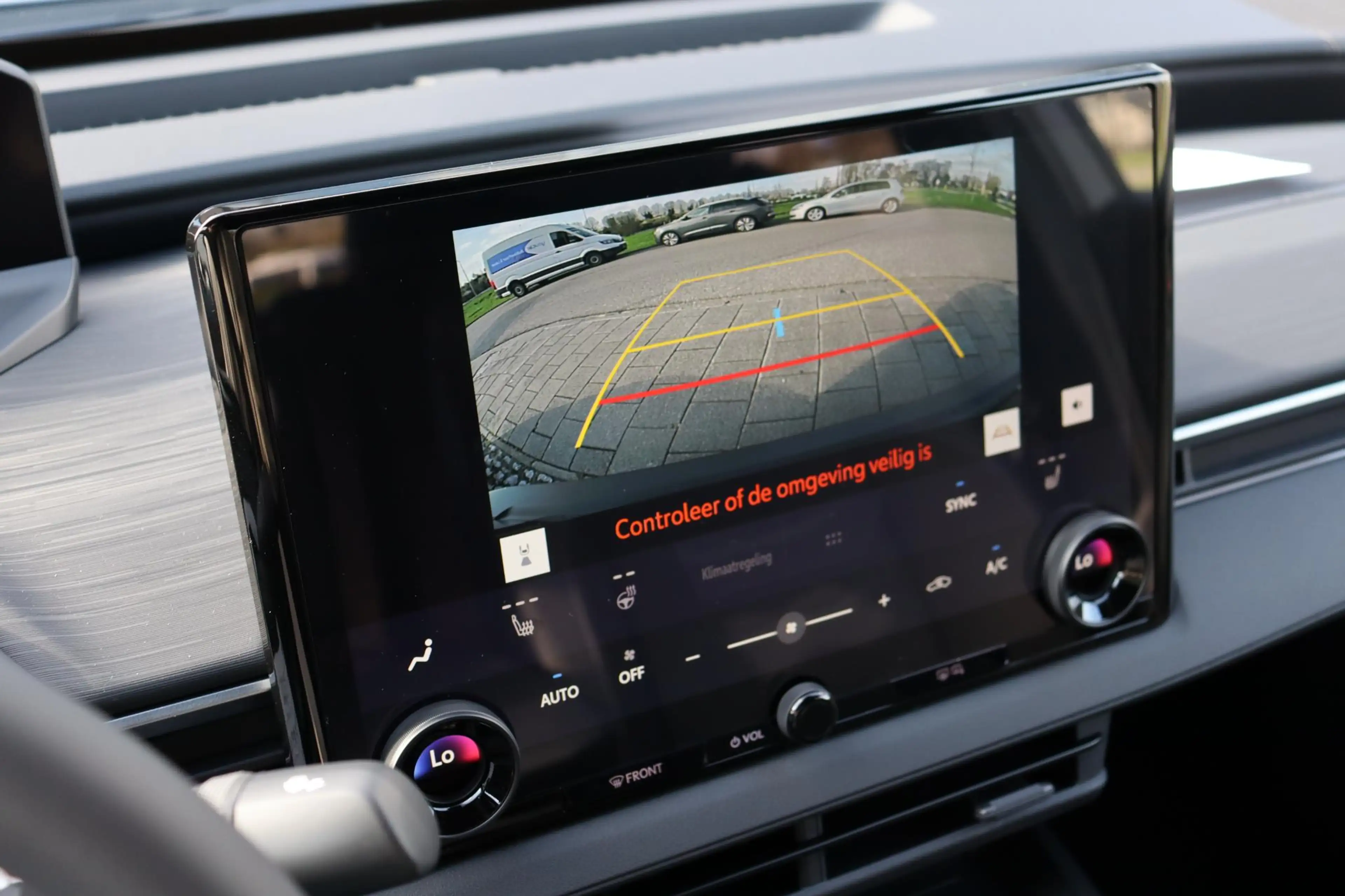 Toyota C-HR+ First Edition 77 kWh, Apple Carplay / Android Auto — photo 8