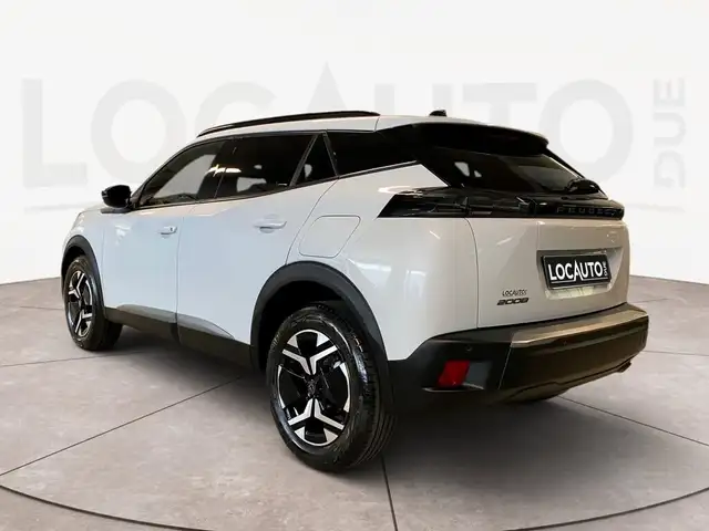 Peugeot 2008 view 5