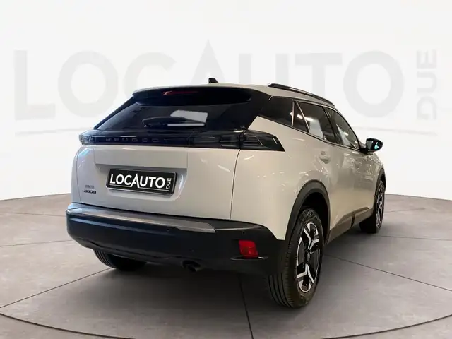 Peugeot 2008 view 4