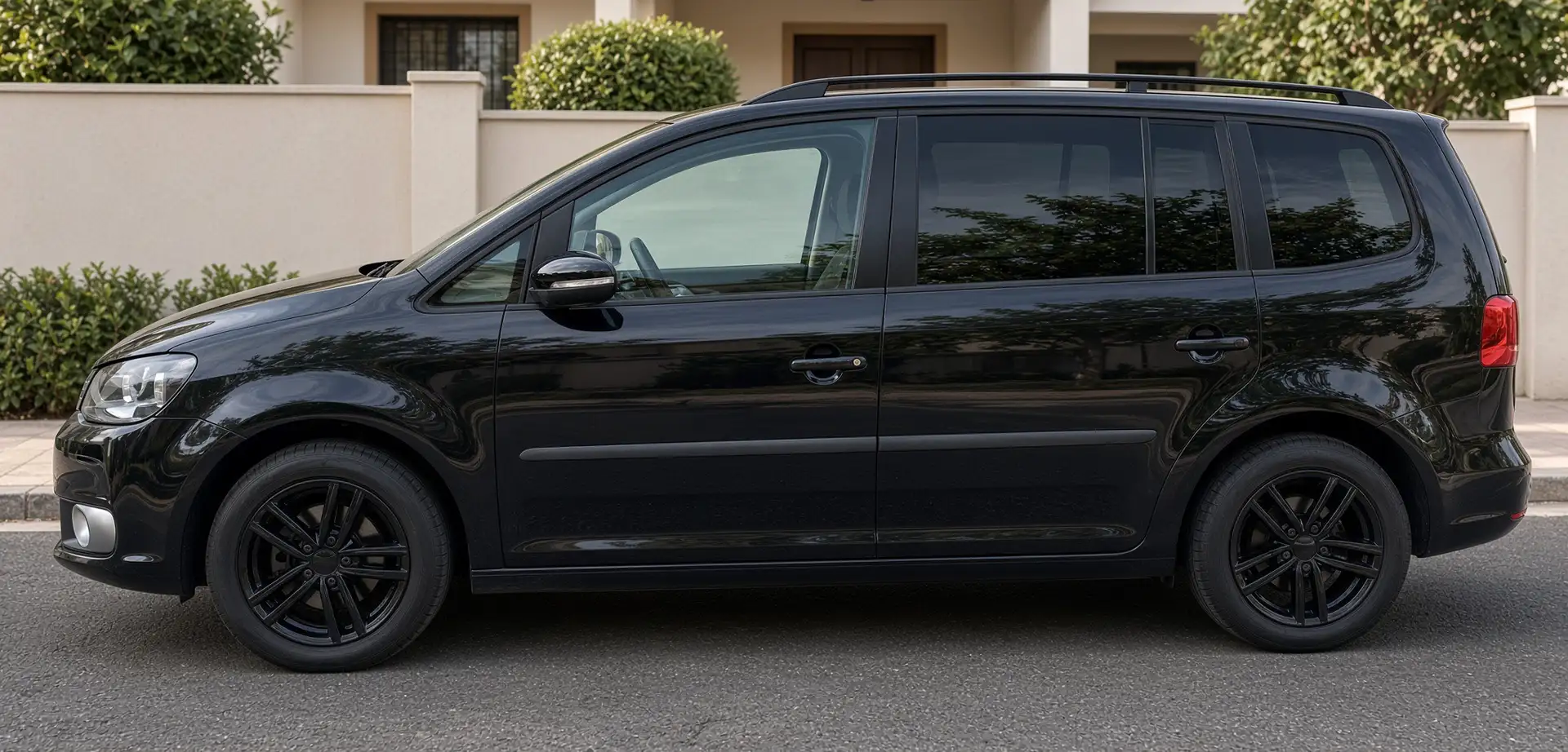 Volkswagen Touran Touran 1.2 TSI Advance Advance Negro - 2