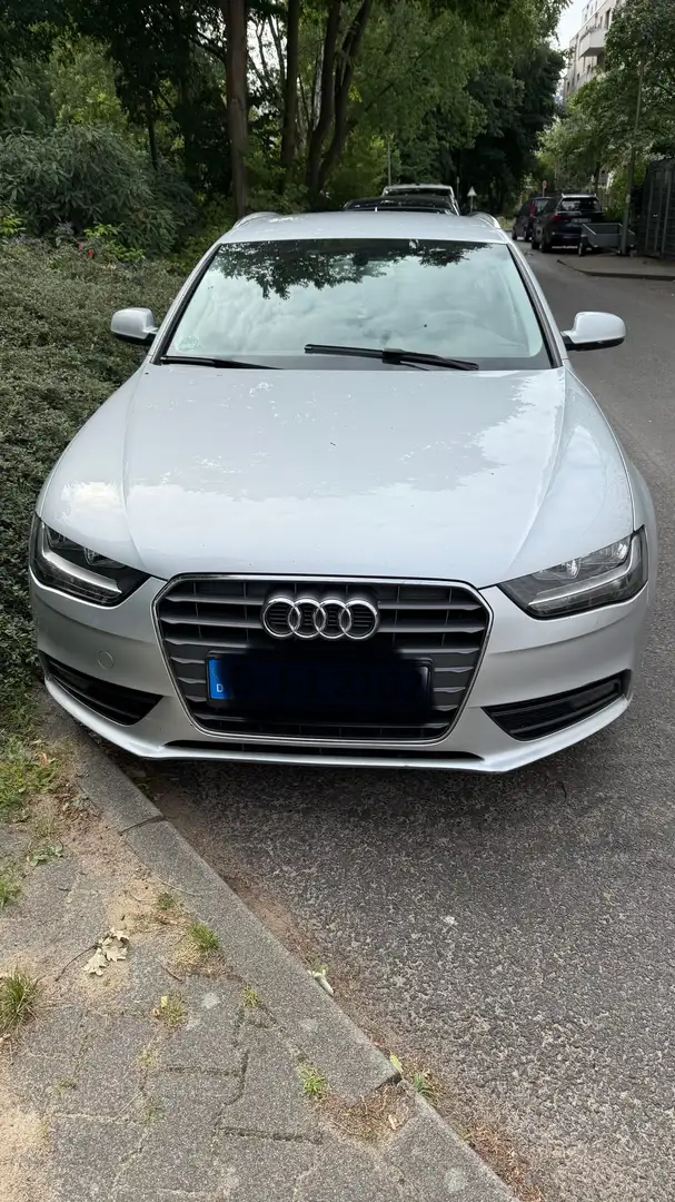 Audi A4 Ambiente Silber - 1