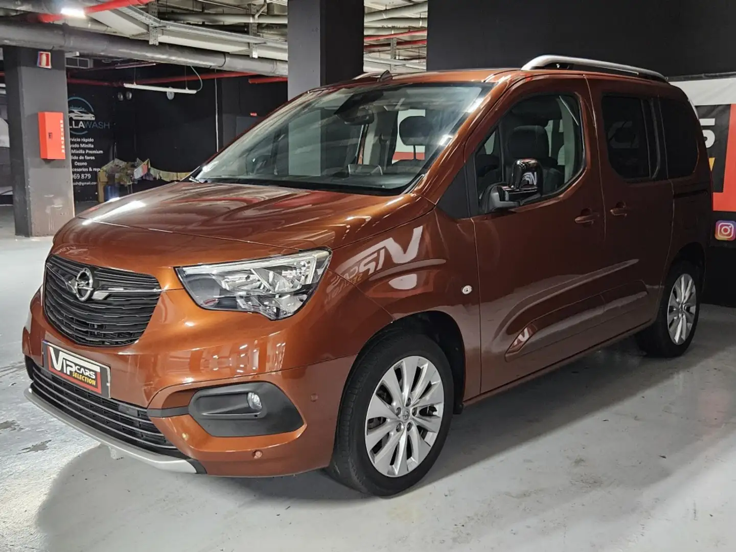 Opel Combo Berlina Manual de 5 Puertas Barna - 2