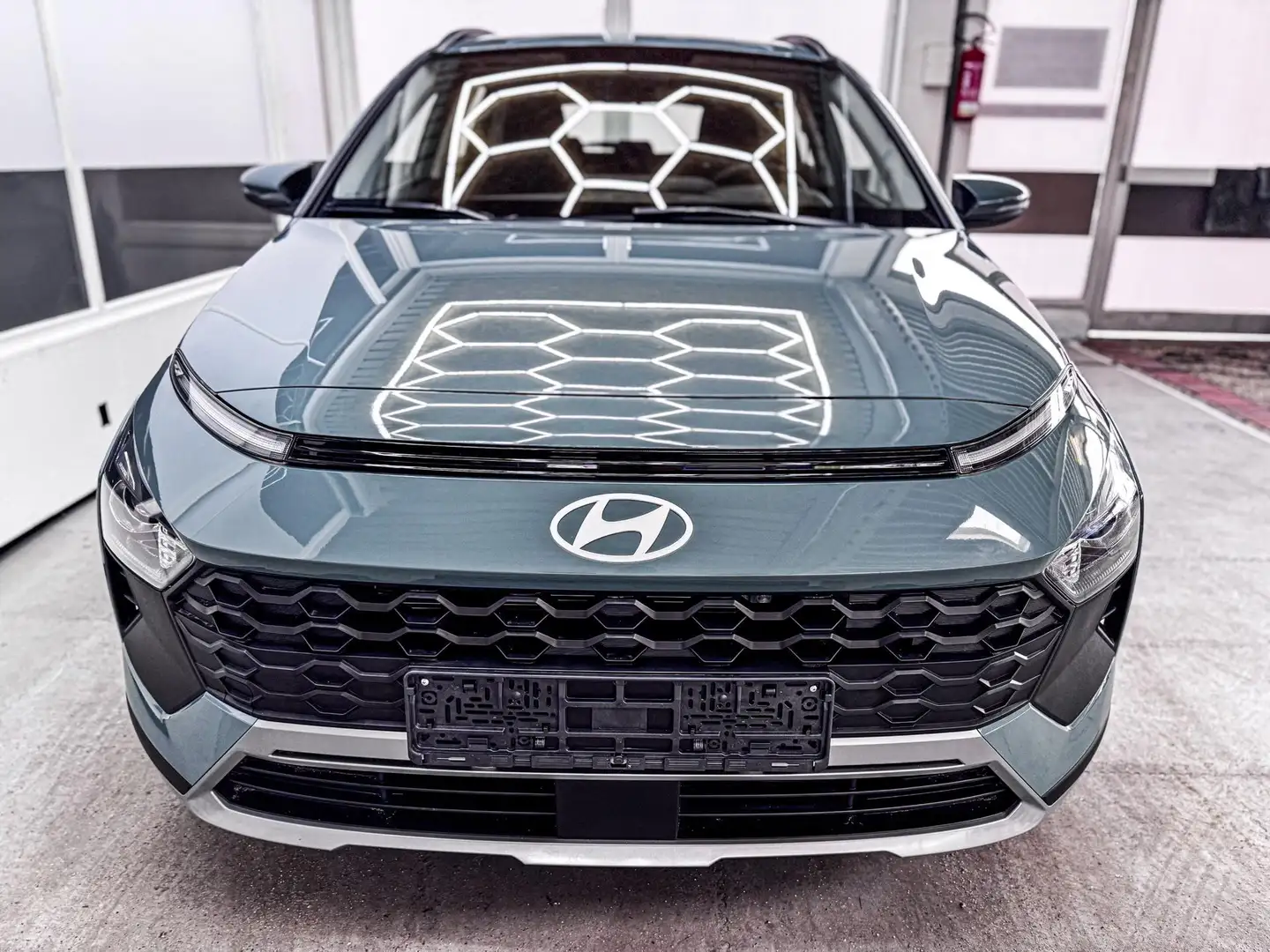 Hyundai BAYON LIFE DCT NAVI RFK TEMPOMAT 1.0 T-GDi DCT 66,2kW... Grün - 2