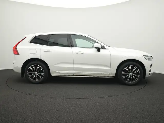 Volvo XC60 view 5