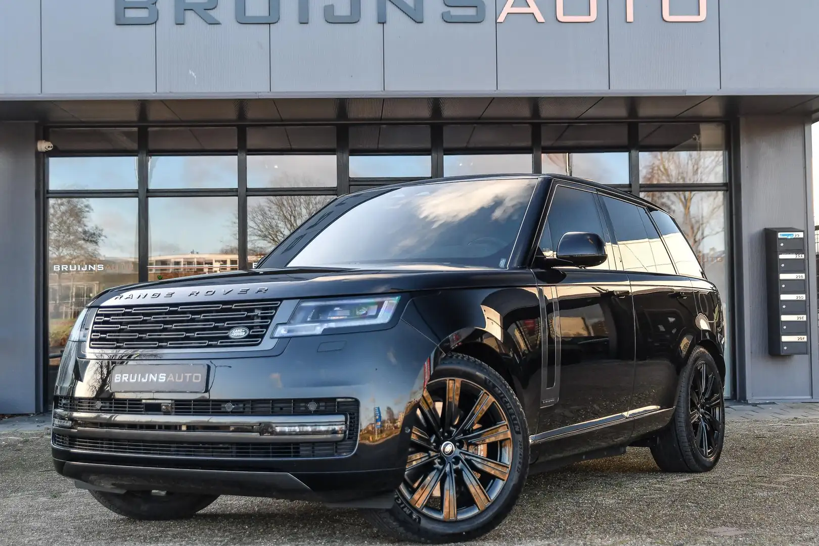 Land Rover Range Rover 3.0 P550e Autobiography PHEV Schwarz - 1