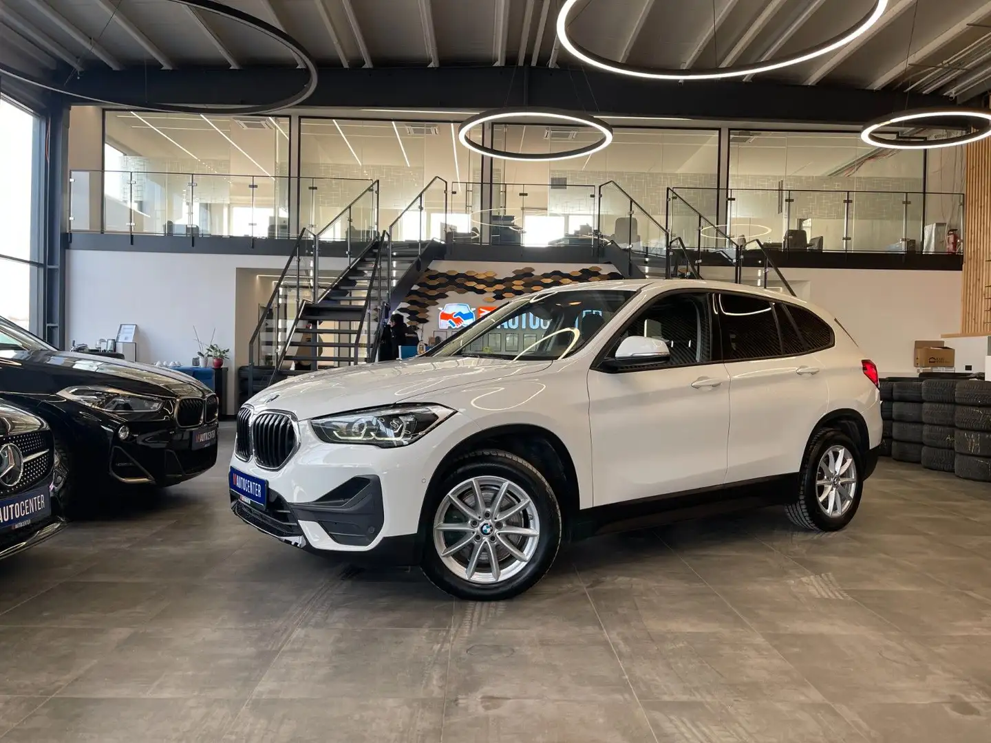BMW X1 xDrive 20 d Advantage *1.HAND*19%*AHK*PDC*DAB bijela - 1