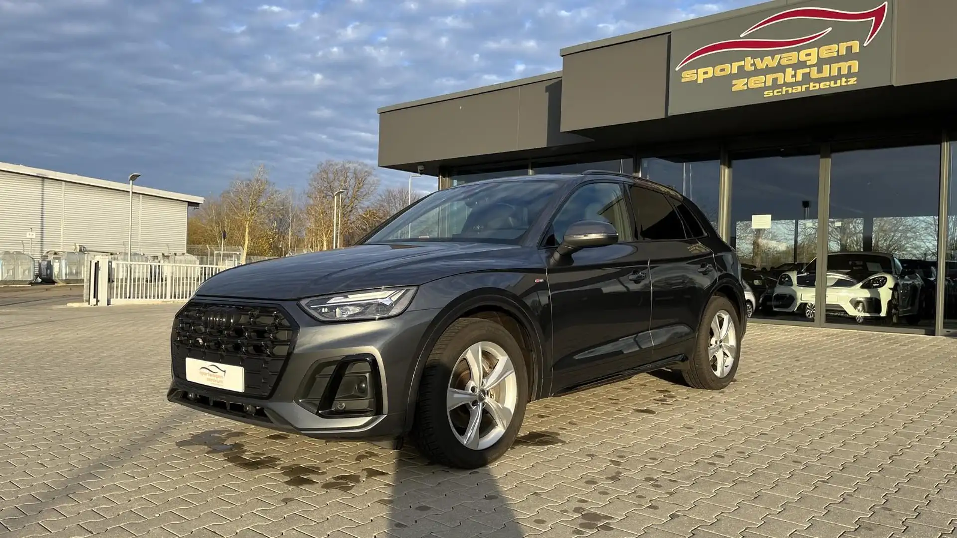 Audi Q5 35 TDI S line Business, Assistenz-Paket, AHK Grau - 1