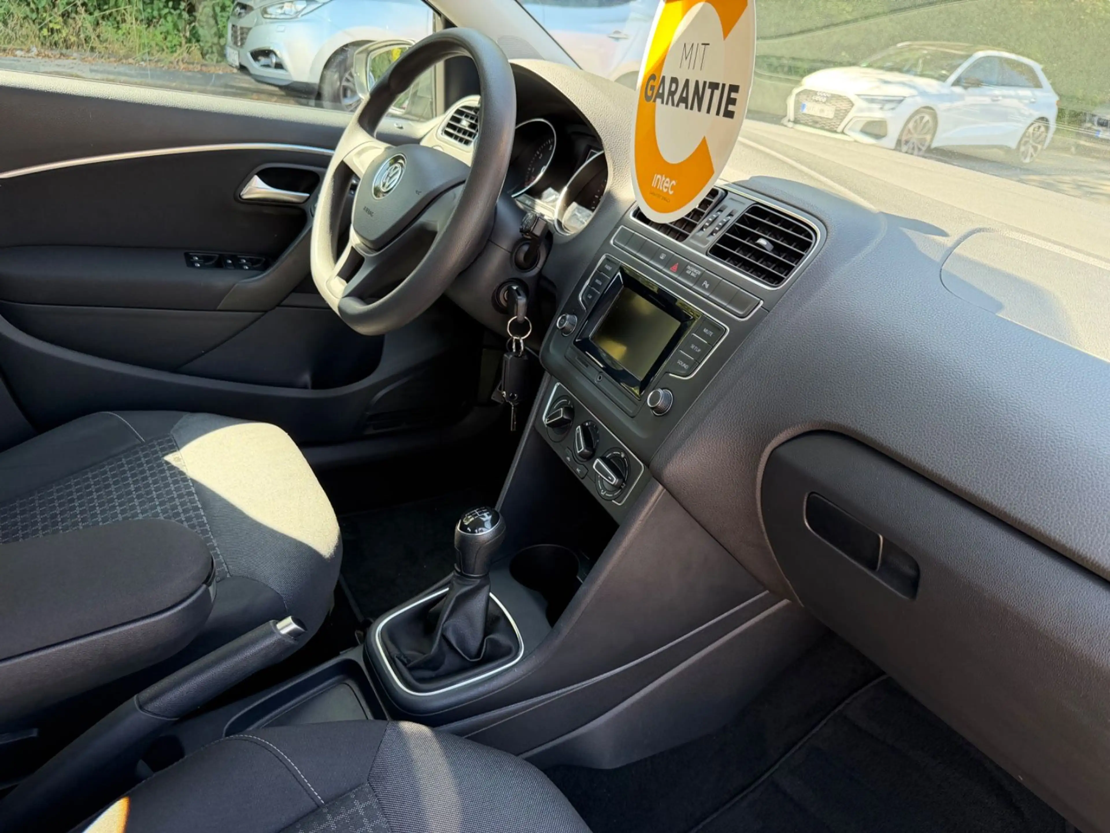 Volkswagen Polo Klima PDC TÜV/Service Neu Garantie 69TKM — photo 12