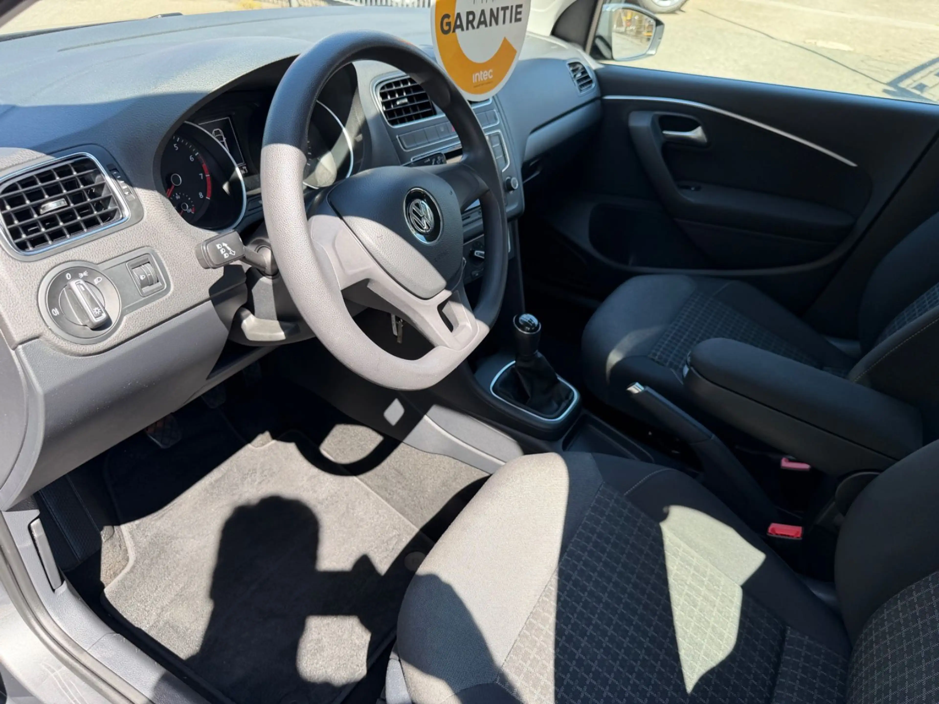 Volkswagen Polo Klima PDC TÜV/Service Neu Garantie 69TKM — photo 9