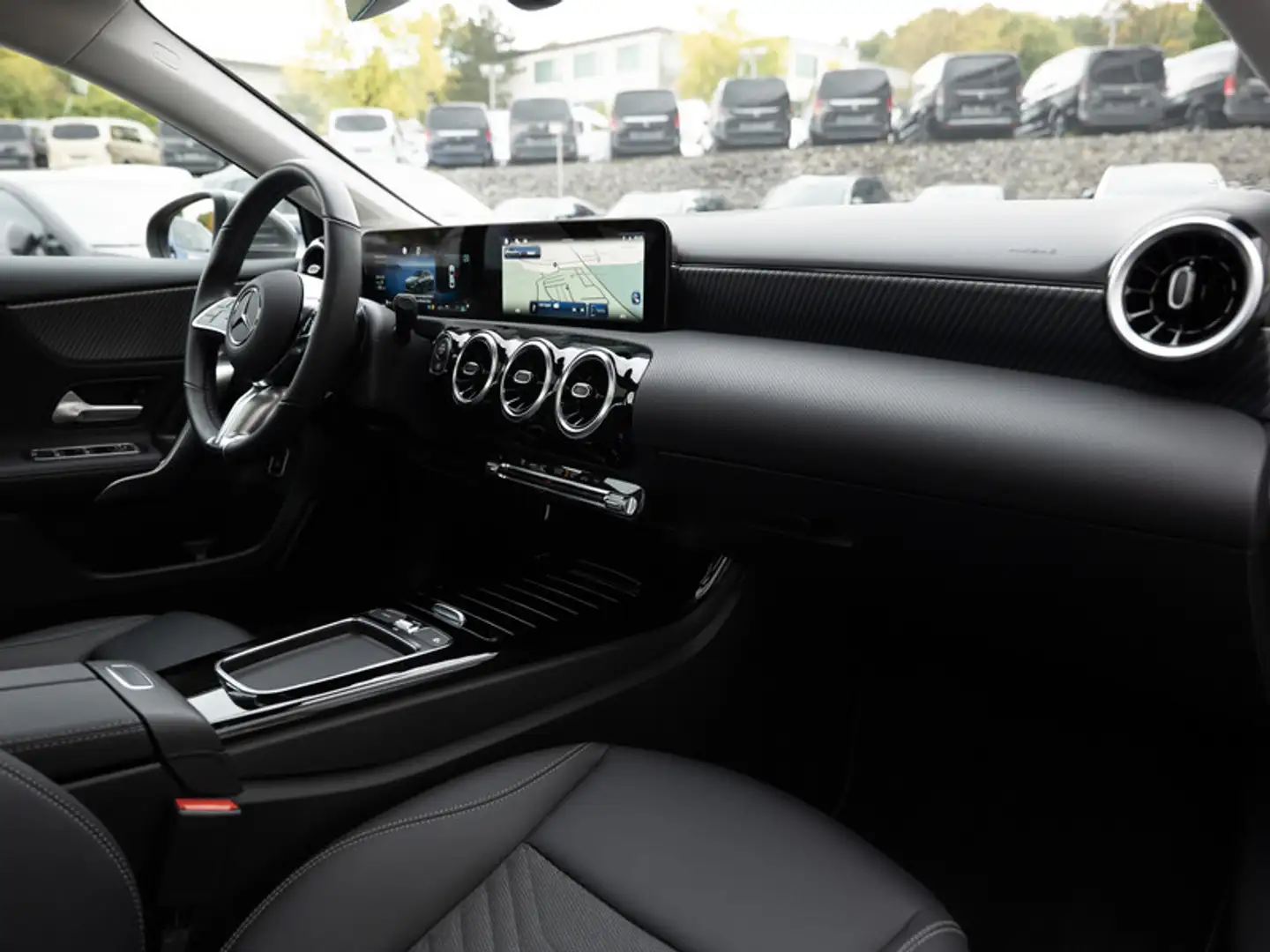 Mercedes-Benz A 180 Limo Progressive/LED/Cam/Pano/AHK/Winter Grau - 2