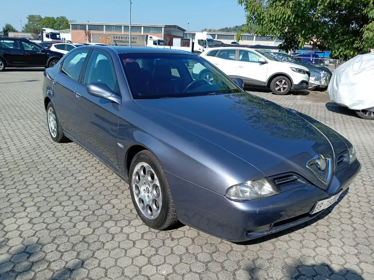 Alfa Romeo 166