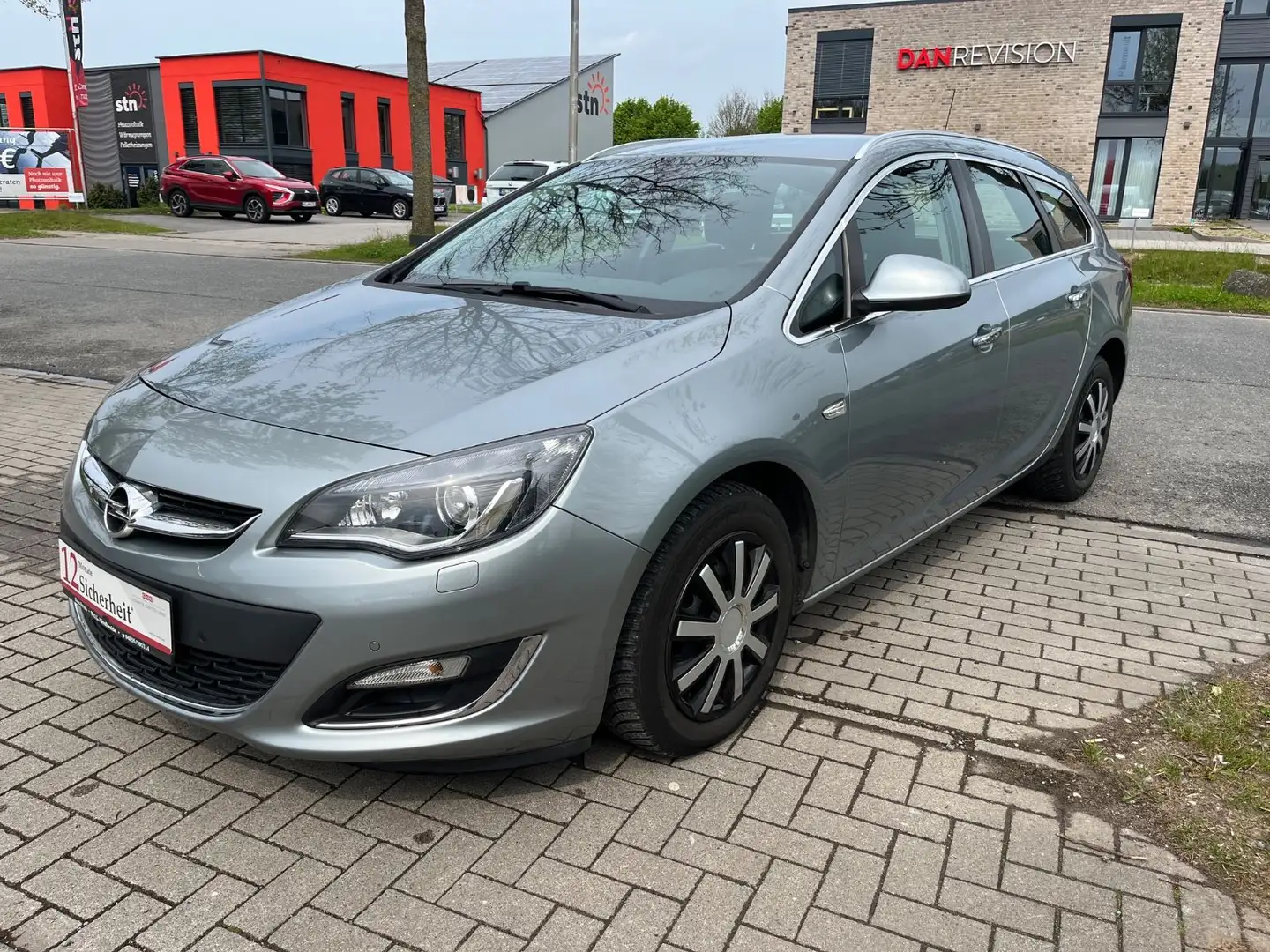 Opel Astra J 1.4 Sports Tourer Innovation Bi-Xen Temp Silber - 1