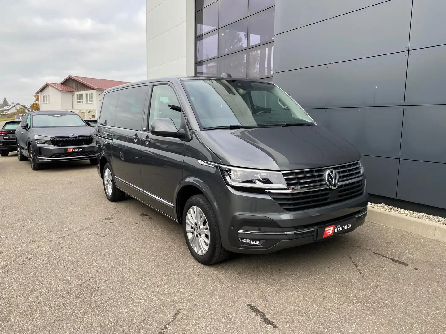 Volkswagen T6.1 Multivan Generation Six 2.0 TDI DSG 4MO RFK Gris - 2