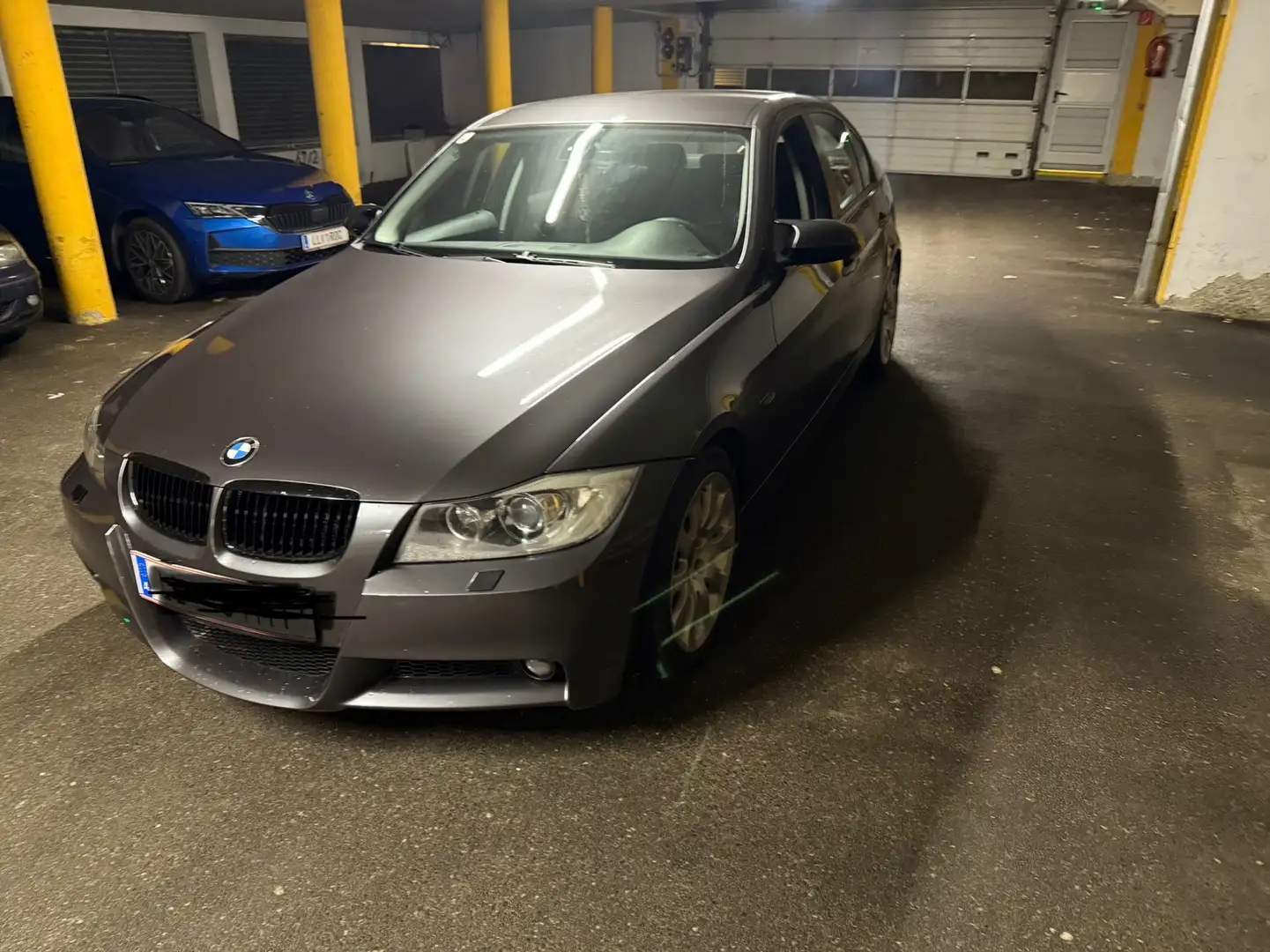 BMW 320 320d - 1