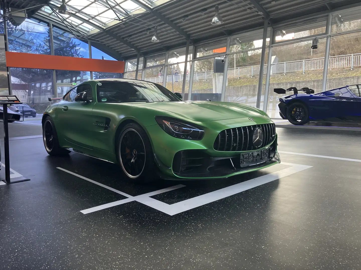 Mercedes-Benz AMG GT Mercedes-AMG R - 1