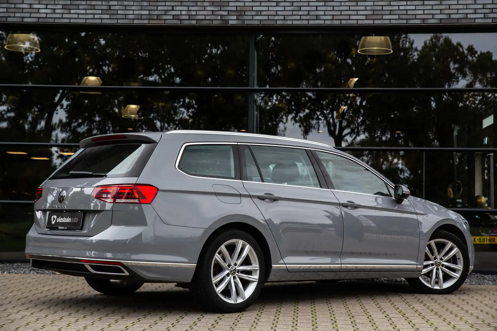 Volkswagen Passat Variant 1.5 TSI Elegance , Adaptive cruise, Head-up displa Grijs - 2