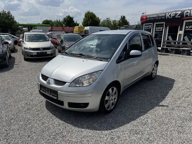 Mitsubishi Colt Mitsubishi Colt CZ3 Lim. 5-trg. 1.3 Motion KLIMA!!AHK!!TÜV 09/2028!!!!!