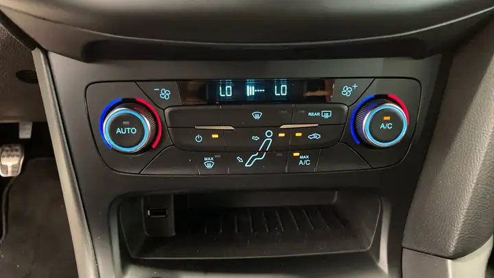 Ford Focus 2017, foto 17